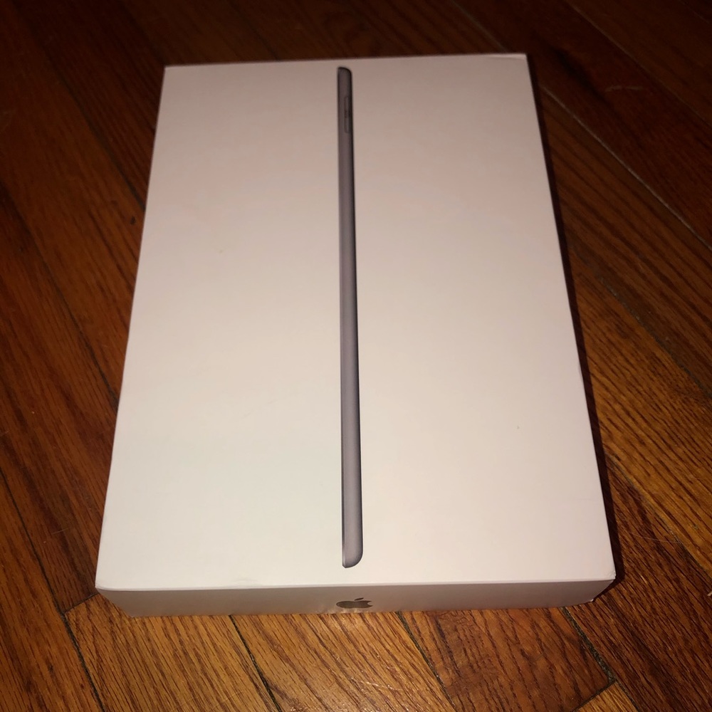 Empty Apple Boxes for iPad, iPhone and iWatch